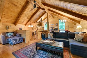 House (3 Bedrooms) | Interior - 13 Mi to Slopes: Elmira Cabin w/ Amenities (Elmira)