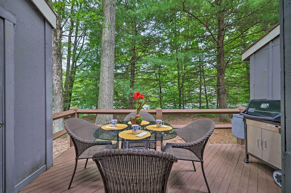 Cozy Poconos Townhome w/ Fireplace Near Jack Frost - Split Rock, SD