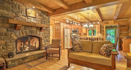 Lake Wallenpaupack Cabin w/ Shared Pool!