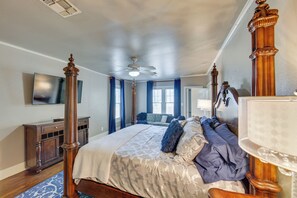 House (3 Bedrooms) | Interior - 'the Pink Azalea' - Tyler Home w/ Yard + Patio! (Tyler)