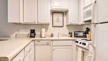 Apartment (1 Bedroom) | Interior