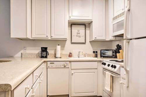 Ideally Located & Updated Chapel Hill Apartment!