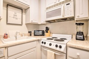Apartment (1 Bedroom) | Interior - Ideally Located & Updated Chapel Hill Apartment! (Chapel Hill)