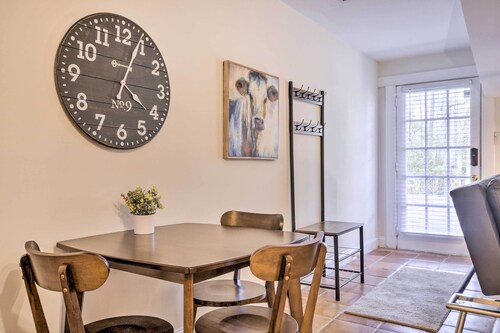 Ideally Located & Updated Chapel Hill Apartment!
