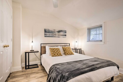 Ideally Located & Updated Chapel Hill Apartment!