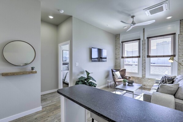 Living area - Inviting San Marcos Apartment w/ Washer/dryer (San Marcos)