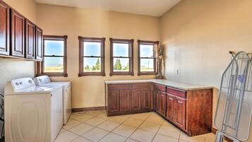 บ้านพัก (5 Bedrooms) | ภายใน