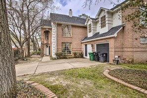 House (3 Bedrooms) | Interior - Han Solo's Hideout Luxe Houston Home w/ Pool! (Houston)