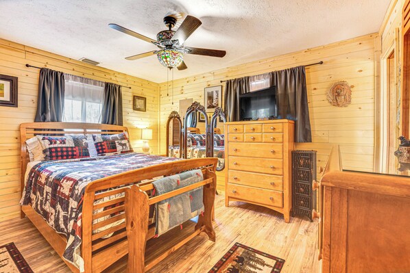 House (2 Bedrooms) | Interior - Murphy Cabin w/ Deck, Grill & Private Pond! (Murphy)