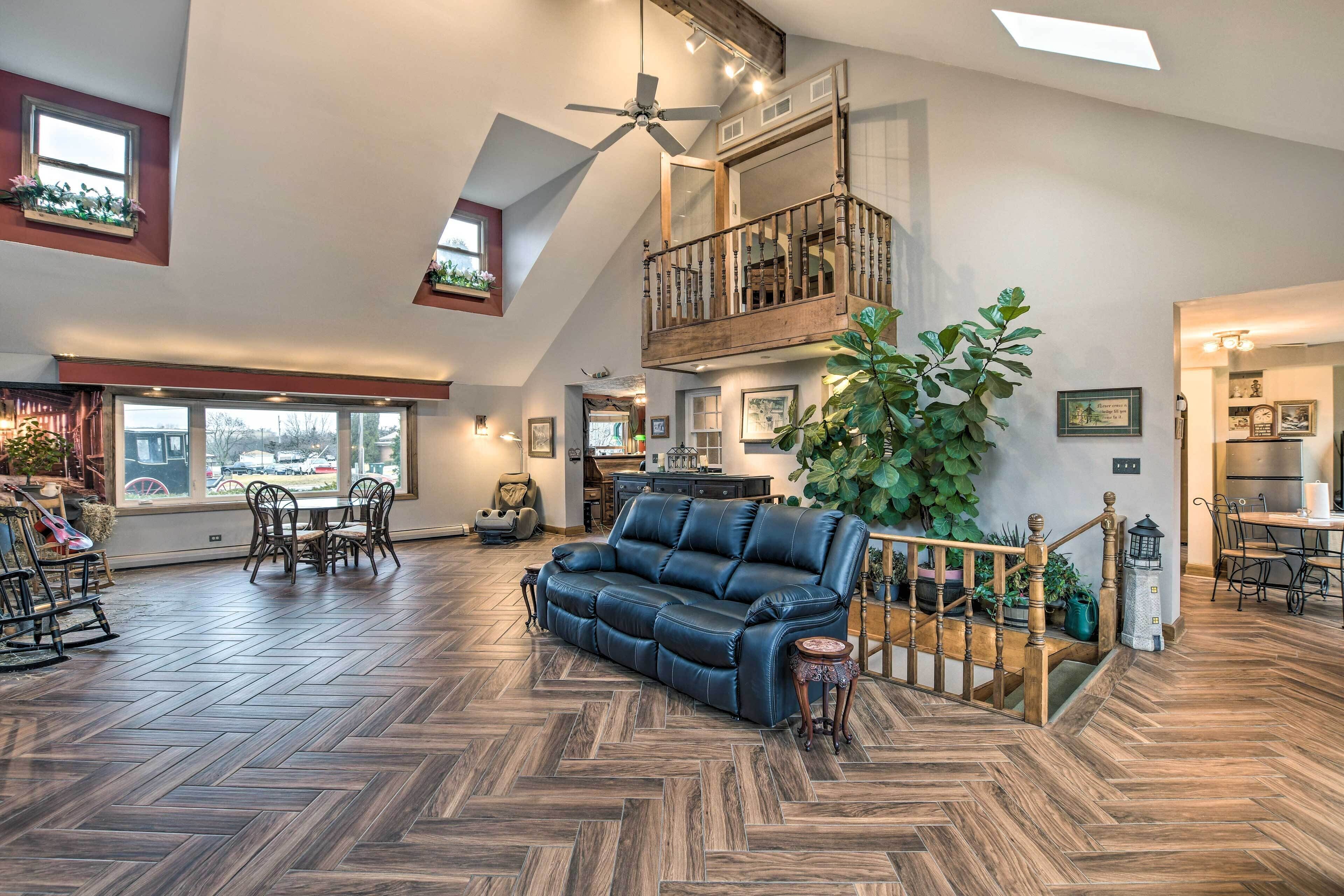 Pet-friendly Bartlett Farmhouse w/ Deck!