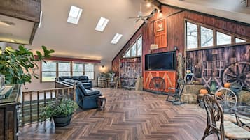 House (4 Bedrooms) | Front of property