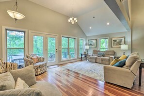 Interior - Lakefront Jacksons' Gap Home w/ Deck, Dock & Views (Jacksons' Gap)