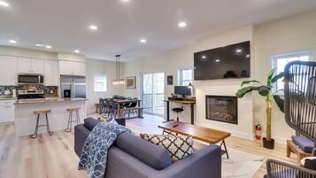 House (3 Bedrooms) | Front of property