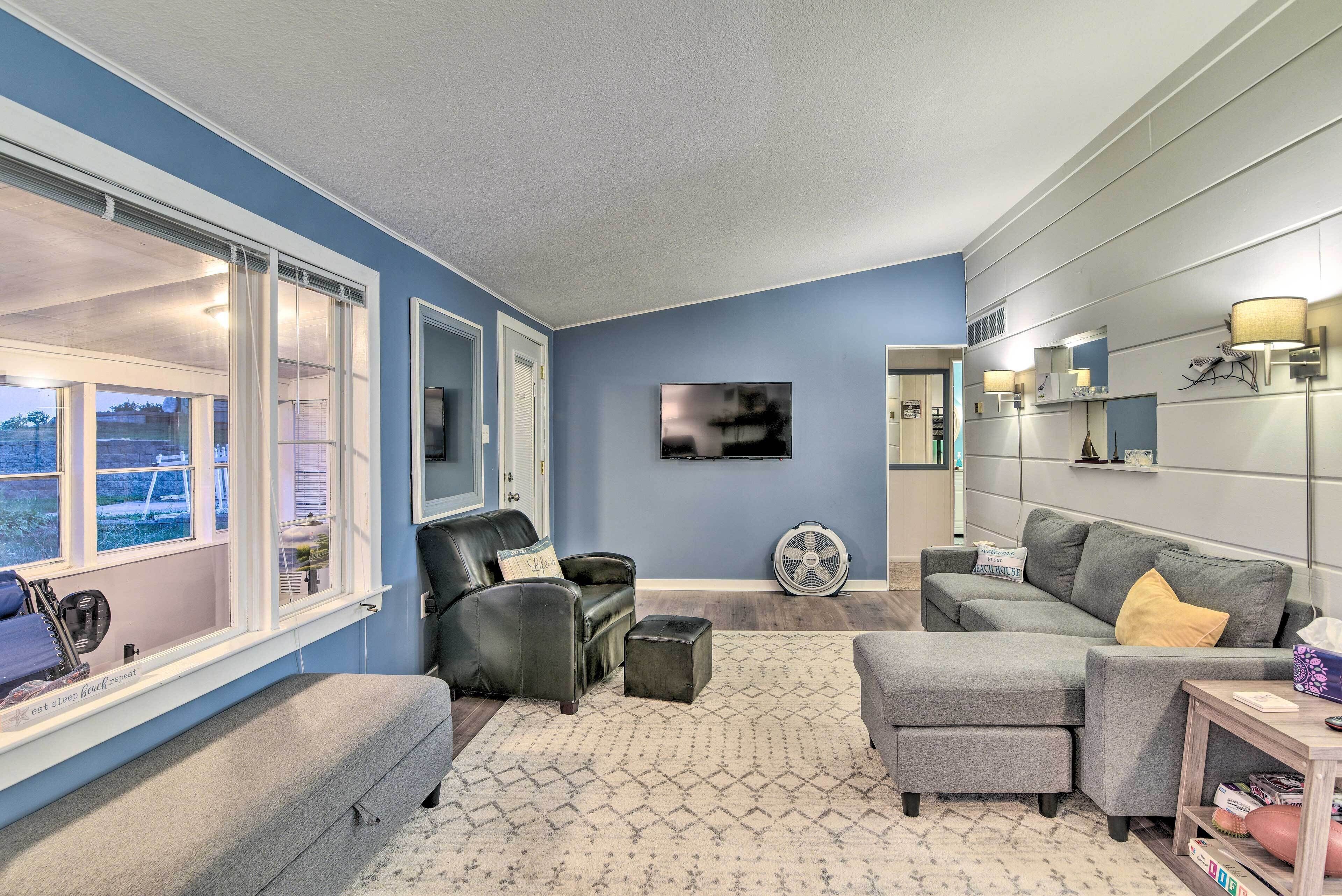 East Tawas Cabin w/ Lake Huron Access & Views