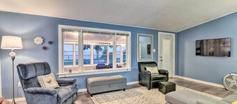 East Tawas Cabin w/ Lake Huron Access & Views