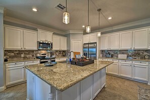 House (3 Bedrooms) | Private kitchen | Microwave, oven, stovetop, dishwasher - Luxury Granbury Home w/ Game Room: Steps to Lake! (Granbury)