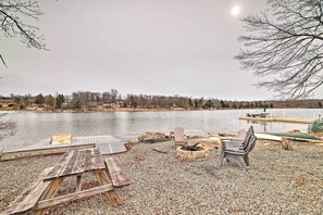 Property grounds - Lakefront Poconos Vacation Rental w/ Deck (Tobyhanna)