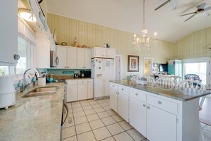 House (6 Bedrooms) | Interior - Peaceful 'cottage By The Sea' Oceanfront Home! (Holly Ridge)