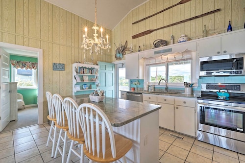 Peaceful 'cottage By The Sea' Oceanfront Home!