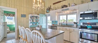 Peaceful 'cottage By The Sea' Oceanfront Home!