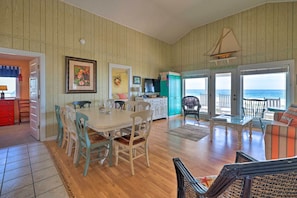 House (6 Bedrooms) | Interior - Peaceful 'cottage By The Sea' Oceanfront Home! (Holly Ridge)