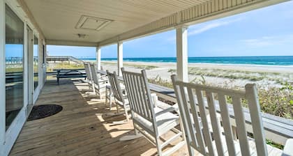 Peaceful 'cottage By The Sea' Oceanfront Home!