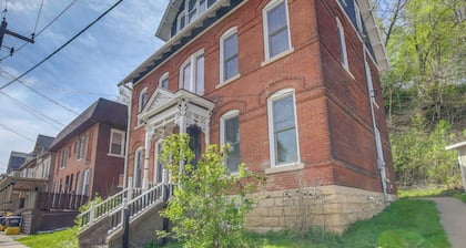 < 1 Mi to Downtown: Historic Dubuque Gem!