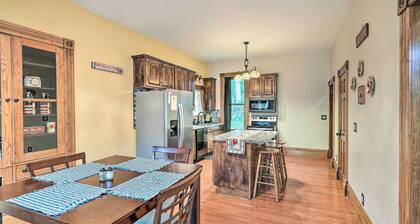 < 1 Mi to Downtown: Historic Dubuque Gem!