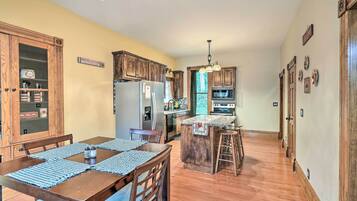 Rumah (4 Bedrooms) | Interior