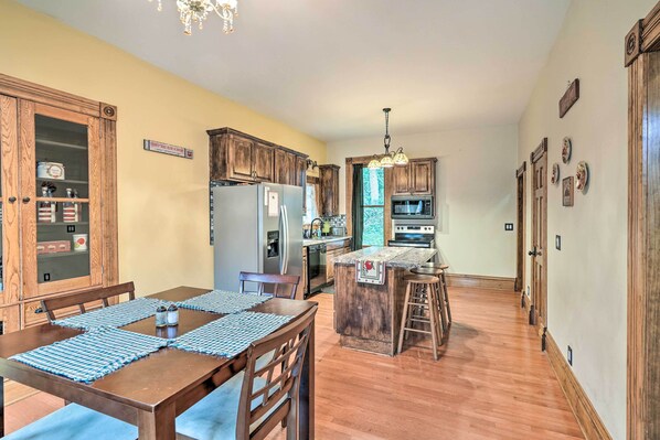 Talo (4 Bedrooms) | Sisätilat