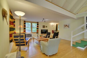 House (5 Bedrooms) | Interior - Secluded Stroudsburg Home - 5 Mi to Ski Resort (Reeders)