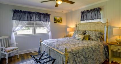 Cozy Country Getaway in Grantsboro Near Beaches!