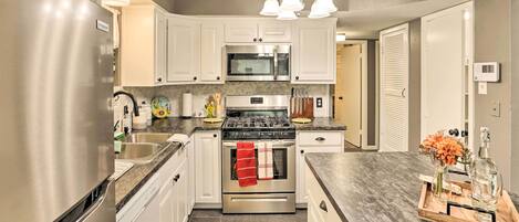 Casa (3 Bedrooms) | Cocina privada | Microondas, horno, parrilla de estufa y lavavajillas