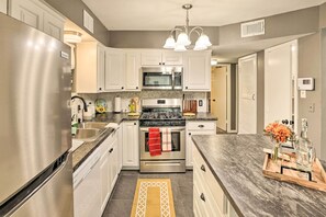 House (3 Bedrooms) | Private kitchen