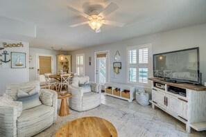 Interior - Oceanfront Gulf Shores Condo ~ 2 Mi to The Hangout (Gulf Shores)