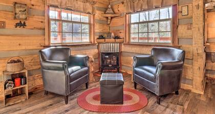 Hand-crafted Creekside Treehouse With Grill!