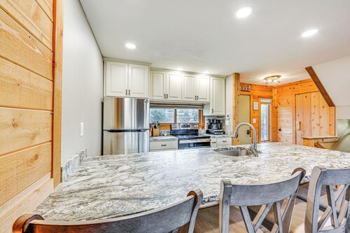 Pristine Resort Townhome 2 Mi to Seven Springs Mtn