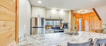 Pristine Resort Townhome 2 Mi to Seven Springs Mtn