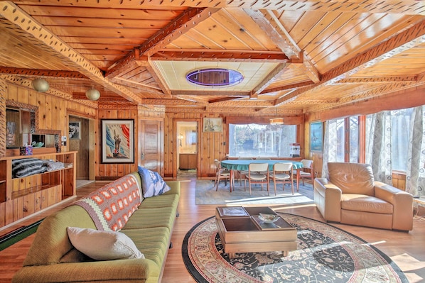 House (3 Bedrooms) | Interior - Retro Rhinelander Lake Retreat w/ Fire Pit! (Rhinelander)