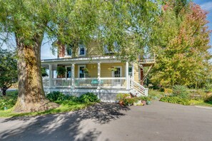 House (3 Bedrooms) | Interior - Quaint & Family-friendly Watertown Farmhouse! (Watertown)