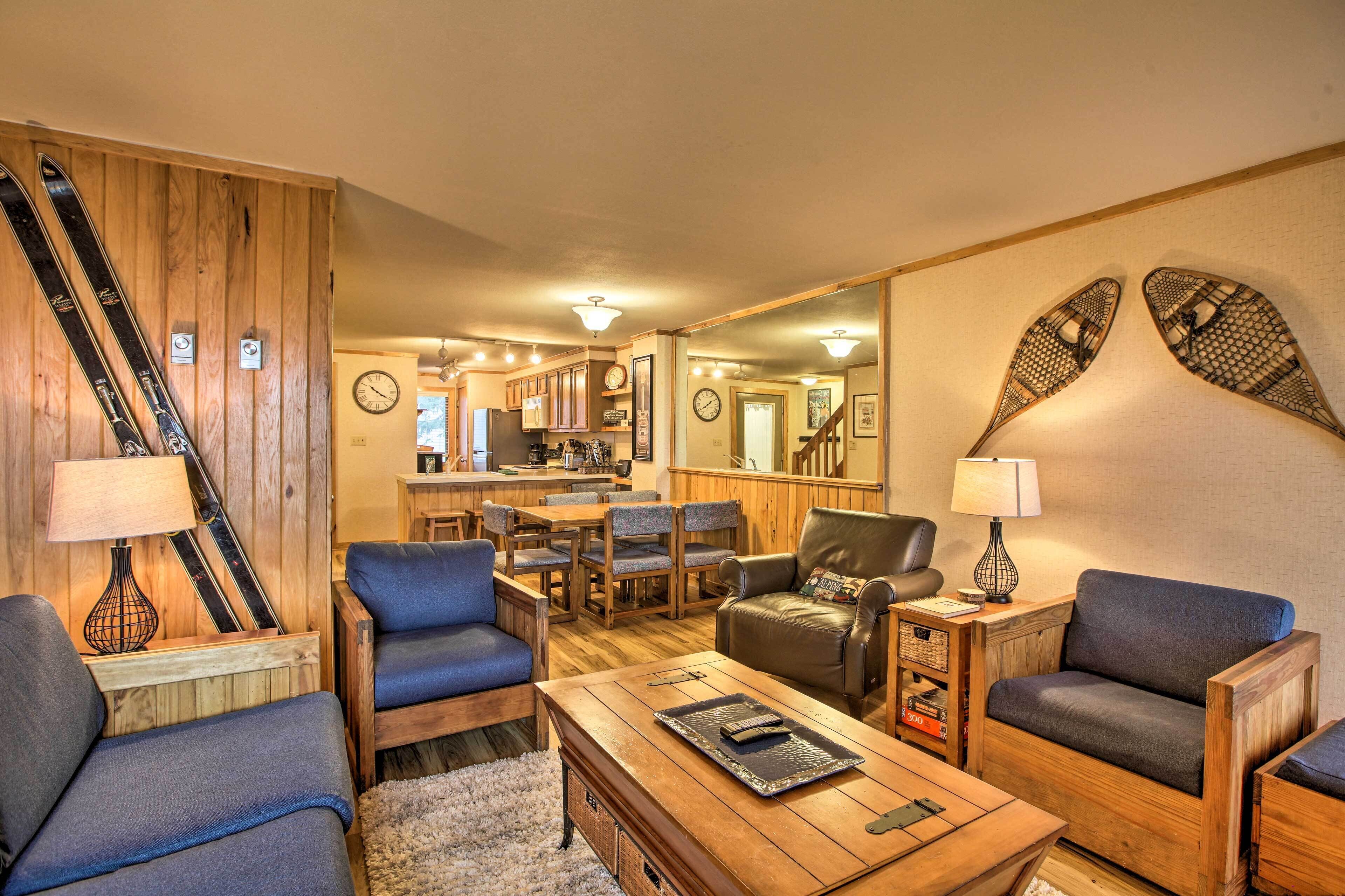 Slopeside Snowshoe Condo - Walk to Ski Lifts!