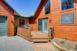 Interior - Deck, Gas Grill + Mtn Views: Sparta Cabin Stay! (Sparta)