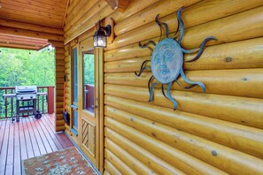 Interior - Upscale Mtn-view Smokies Cabin: Hot Tub & Fire Pit (Gatlinburg)
