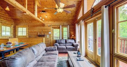 Quiet Gatlinburg Cabin w/ Lookout Decks & Hot Tub!
