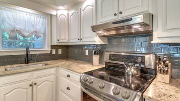 Cottage (3 Bedrooms) | Interior