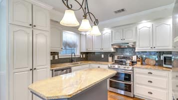 Cottage (3 Bedrooms) | Interior