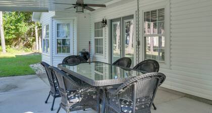 Peaceful Fairhope Cottage w/ Covered Patio!