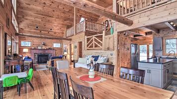 House (4 Bedrooms) | Interior