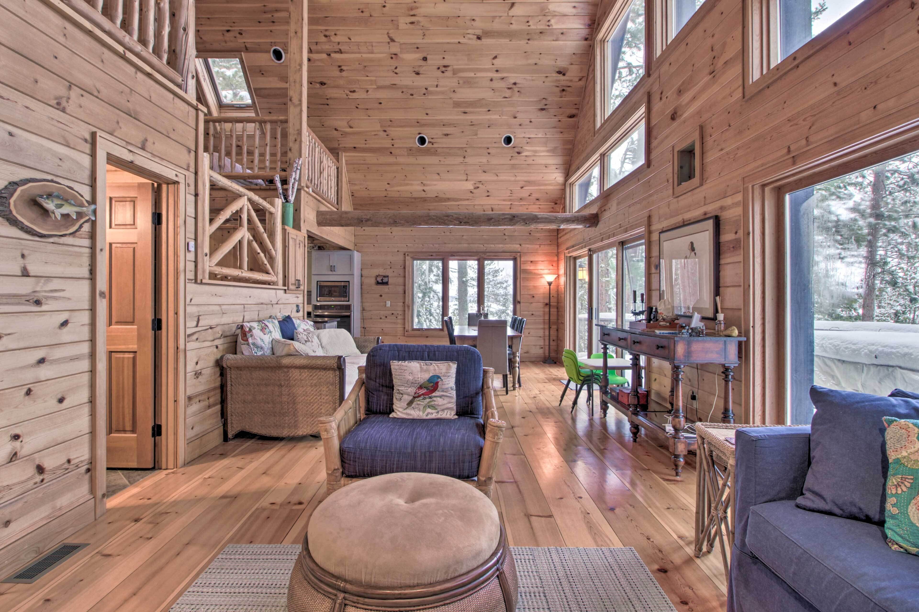 Thunder Lake Escape + Boat Dock!