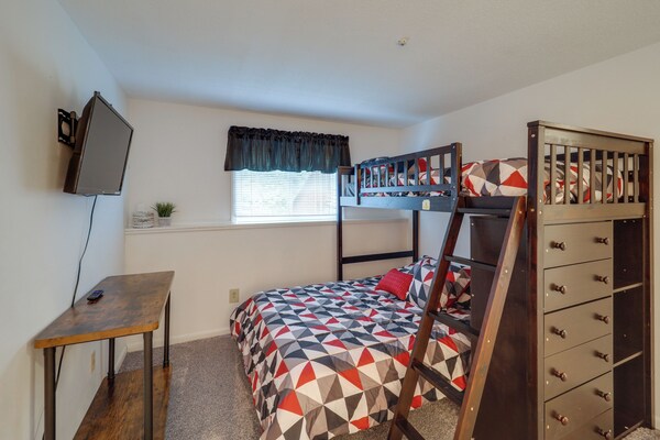 Walk To Ski Resort! Sugar Mtn Haven W/ Lake Views - Sugar Mountain, NC